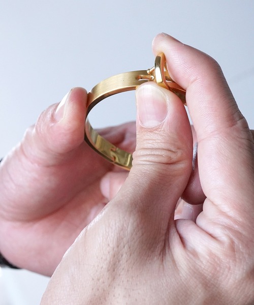 SBG（エスビー）の「SBG ベルトバックル型ブレスレット（バングル/リストバンド・メンズ・シルバー/ゴールド/シルバー系その他/ゴールド系その他・16.5cm/18cm）」の9枚目の写真