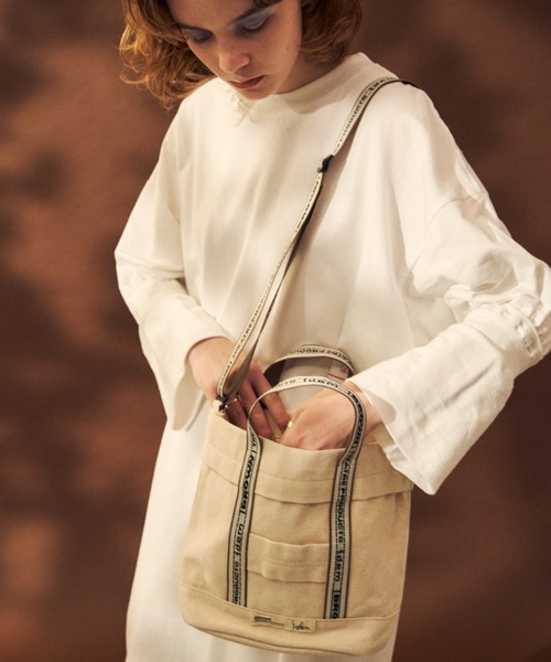 idem(イデム)の「Market Tote M【idem × BROWN THEATRE PRODUCTS】(ショルダーバッグ・レディース・アイボリー・FREE)」の2枚目の写真