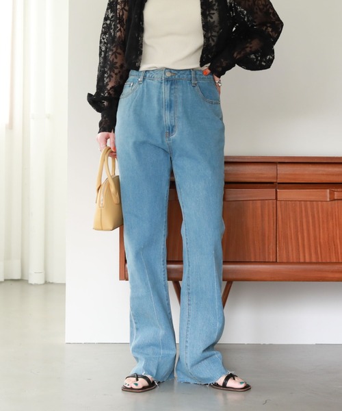 archives(アルシーヴ)の「カットオフセミフレアデニムパンツ(デニムパンツ・レディース・ブラック/サックスブルー/ロイヤルブルー・SMALL/MEDIUM)」の2枚目の写真