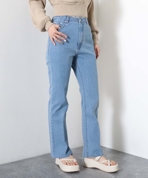 archives(アルシーヴ)の「カットオフセミフレアデニムパンツ(デニムパンツ・レディース・ブラック/サックスブルー/ロイヤルブルー・SMALL/MEDIUM)」の7枚目の写真