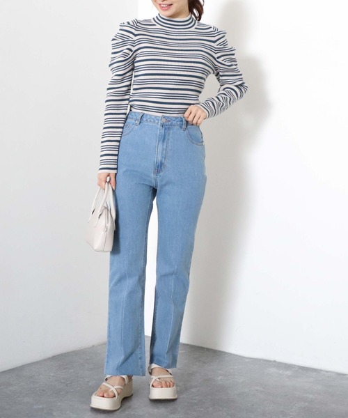 archives(アルシーヴ)の「カットオフセミフレアデニムパンツ(デニムパンツ・レディース・ブラック/サックスブルー/ロイヤルブルー・SMALL/MEDIUM)」の4枚目の写真