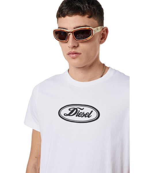 DIESEL（ディーゼル）の「メンズ Ｔシャツ ロゴ（Tシャツ/カットソー・メンズ・ホワイト/ブラック/イエロー・SMALL/MEDIUM/LARGE/X-LARGE/XX-LARGE/X-SMALL/XXX-LARGE）」の5枚目の写真