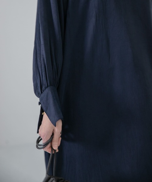 かぐれ（カグレ）の「キュプラレーヨンロングカフスワンピース（ワンピース・レディース・ブラック/ネイビー・FREE）」の4枚目の写真