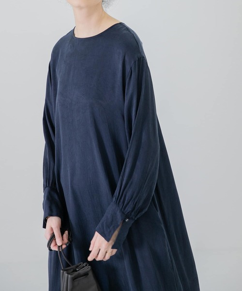 かぐれ（カグレ）の「キュプラレーヨンロングカフスワンピース（ワンピース・レディース・ブラック/ネイビー・FREE）」の6枚目の写真