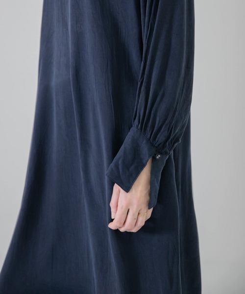 かぐれ（カグレ）の「キュプラレーヨンロングカフスワンピース（ワンピース・レディース・ブラック/ネイビー・FREE）」の7枚目の写真