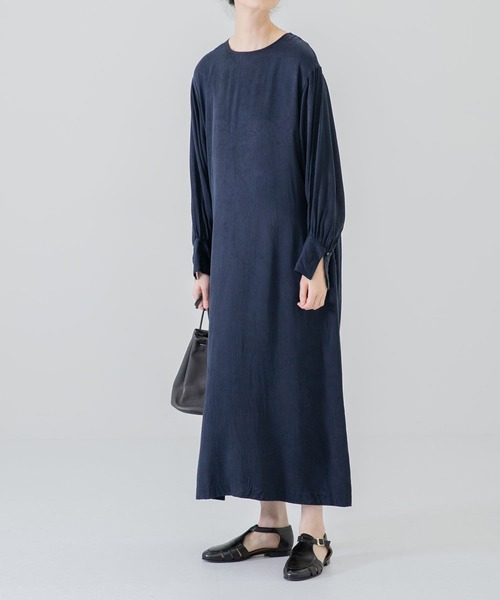 かぐれ（カグレ）の「キュプラレーヨンロングカフスワンピース（ワンピース・レディース・ブラック/ネイビー・FREE）」の10枚目の写真