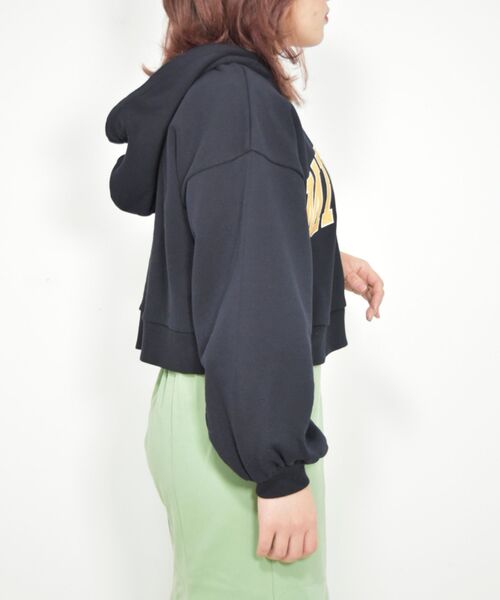 MAJESTIC LEGON（マジェスティックレゴン）の「カレッジライクロゴフーディ（パーカー・レディース・アイボリー/グリーン/ネイビー/グレー・MEDIUM）」の21枚目の写真