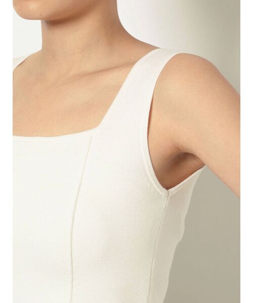 EMODA（エモダ）の「ミニマルフィットニット（タンクトップ・レディース・ホワイト/ブラック/オレンジ/グリーン・FREE）」の14枚目の写真