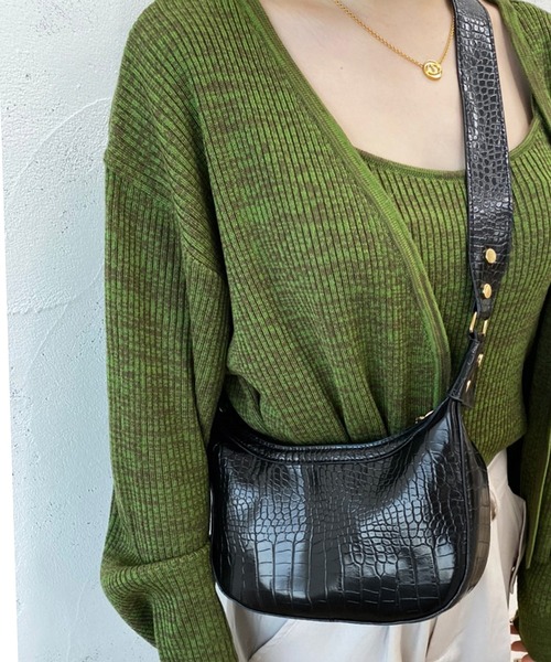 apres jour mignon(アプレジュールミニョン)の「【apresjour mignon×ARIAZ】型押しショルダーバッグ(ショルダーバッグ・レディース・ブラック・ONESIZE)」の1枚目の写真