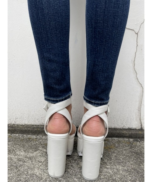 EGOIST(エゴイスト)の「タンクソールサンダル(サンダル・レディース・ホワイト/ブラック・SMALL/MEDIUM)」の14枚目の写真