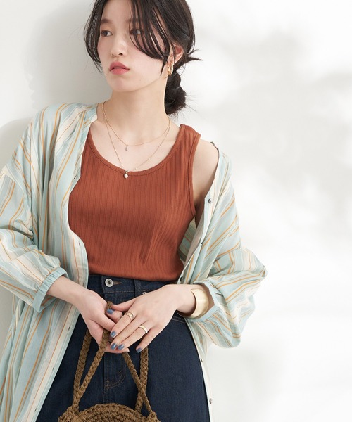 earth music&ecology（アースミュージックアンドエコロジー）の「ランダムリブ2wayタンクトップ（タンクトップ・レディース・ブラック/オフホワイト/ライトベージュ/レッド系その他5・S/M）」の4枚目の写真