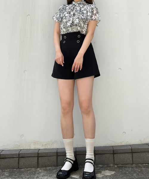 Crea titty&Co. PETIT(クレアティティーアンドコープチ)の「【Crea titty&Co.PETIT】ダブルボタンショーパン(その他パンツ・レディース・ブラック/ホワイト・SMALL/MEDIUM)」の7枚目の写真