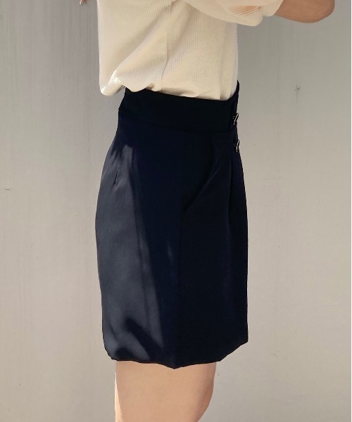 Crea titty&Co. PETIT(クレアティティーアンドコープチ)の「【Crea titty&Co.PETIT】ダブルボタンショーパン(その他パンツ・レディース・ブラック/ホワイト・SMALL/MEDIUM)」の6枚目の写真