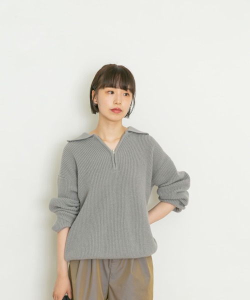 UR Lab.(アーバンリサーチラボ)の「ハーフジップ片畦ニット(ニット/セーター・レディース・グレー/アイボリー/ブラック/ブルー・FREE)」の8枚目の写真