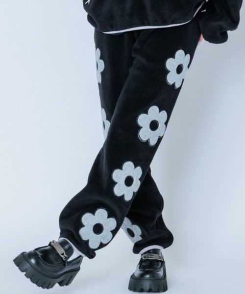 Candy Stripper(キャンディストリッパー)の「FLOWER FLEECE パンツ(その他パンツ・レディース・ライトブルー/ブラック/ヘザーグレー・2)」の12枚目の写真