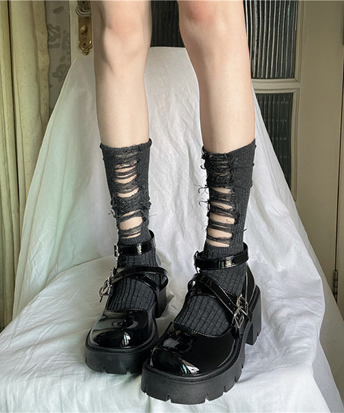 c.u.l（シーユーエル）の「ダメージ靴下 クラッシュ加工ソックス cula512（ソックス/靴下・レディース・ホワイト/ダークグレー/ブラック・FREE）」の6枚目の写真