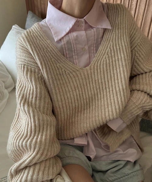 WILLFULLY（ウィルフリー）の「v neck profound slack knit（ニット