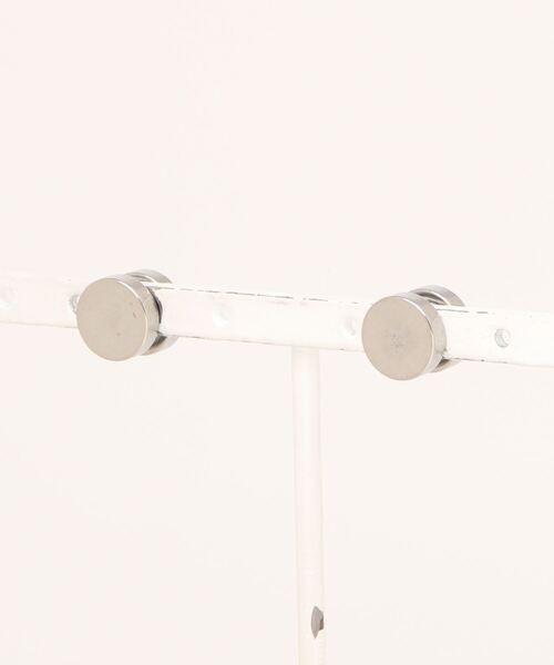 Fun & Daily（ファンアンドデイリー）の「メタルマグネットイヤークリップ（イヤリング・メンズ・ブラック/シルバー/ゴールド/ブルー/マルチ・FREE）」の3枚目の写真