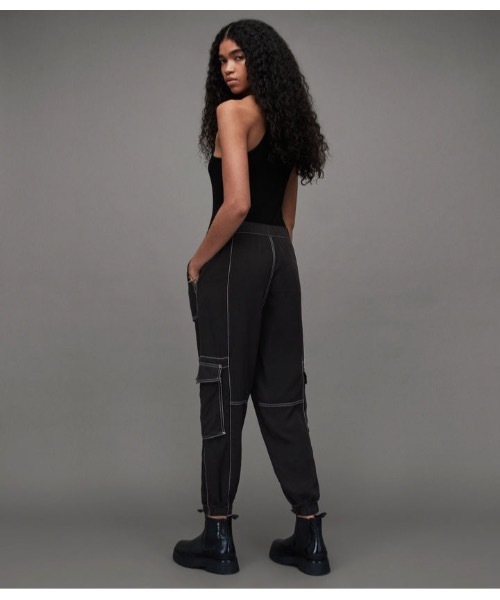 ALLSAINTS（オールセインツ）の「FRIEDA CONTRAST STITCHED CARGO TROUSERS | FRIEDA コントラスト ステッチ カーゴ トラウザー（カーゴパンツ・レディース・ブラック・6/8/4/10）」の5枚目の写真