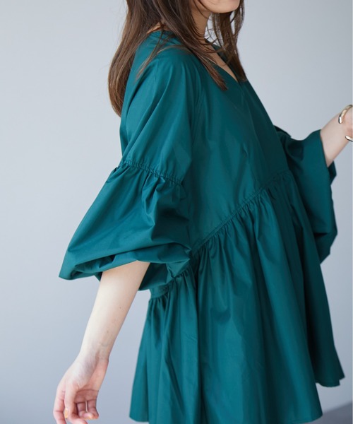 ECRIRE（エクリール）の「【nanaコラボ】ボリュームブラウス（シャツ/ブラウス・レディース・オフホワイト/ブラック/グリーン・M/L）」の13枚目の写真