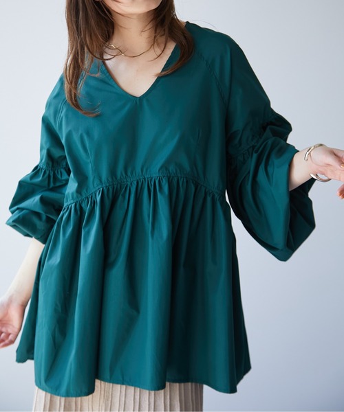 ECRIRE（エクリール）の「【nanaコラボ】ボリュームブラウス（シャツ/ブラウス・レディース・オフホワイト/ブラック/グリーン・M/L）」の3枚目の写真