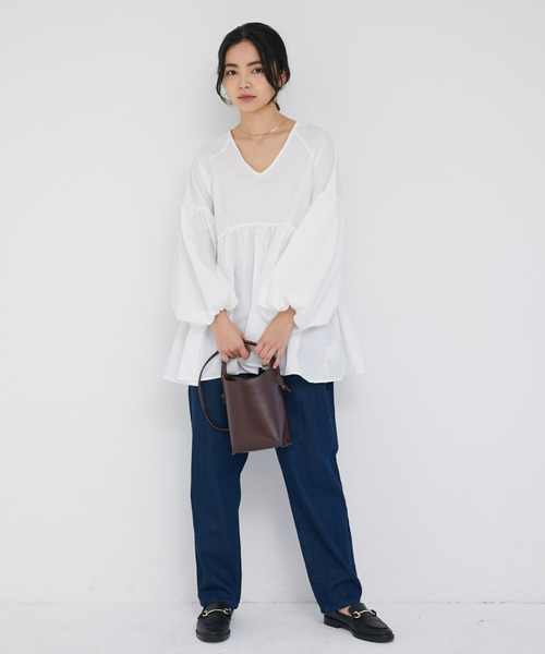 ECRIRE（エクリール）の「【nanaコラボ】ボリュームブラウス（シャツ/ブラウス・レディース・オフホワイト/ブラック/グリーン・M/L）」の22枚目の写真