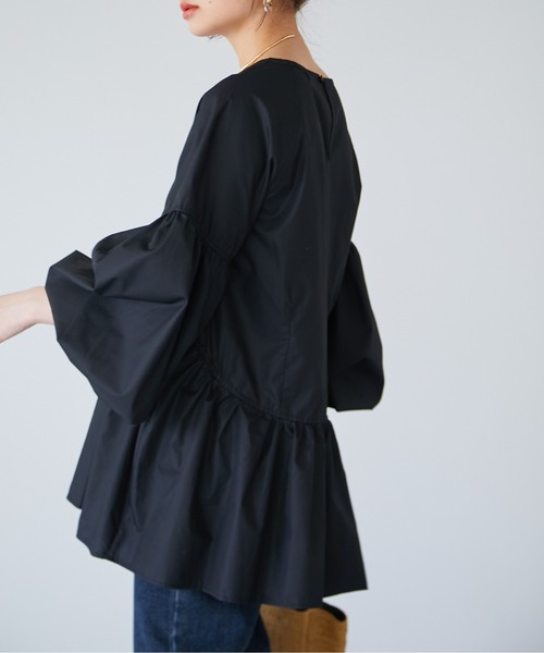 ECRIRE（エクリール）の「【nanaコラボ】ボリュームブラウス（シャツ/ブラウス・レディース・オフホワイト/ブラック/グリーン・M/L）」の6枚目の写真