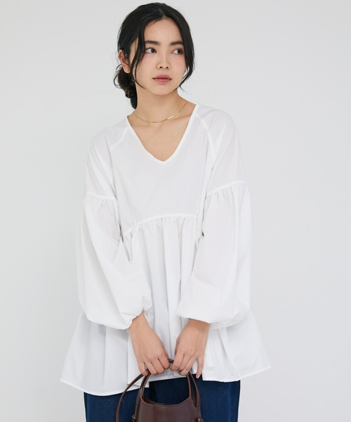 ECRIRE（エクリール）の「【nanaコラボ】ボリュームブラウス（シャツ/ブラウス・レディース・オフホワイト/ブラック/グリーン・M/L）」の4枚目の写真