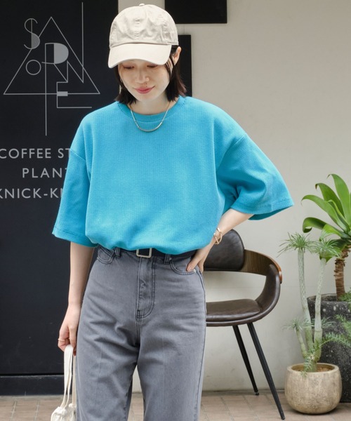 Chaco closet（チャコ クローゼット）の「カラーワッフルオーバーサイズショートスリーブTシャツ（Tシャツ/カットソー・レディース・オートミール/オレンジ/ネイビー/イエロー/グリーン/ピンク/ブラック/オフホワイト/ブルー/ミント/テラコッタ/スモークピンク・FREE）」の9枚目の写真