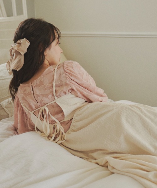 idem(イデム)の「poco poco ribbon cami onepiece/バックリボンキャミワンピース【idem×MERY】(ワンピース・レディース・ピンク/アイボリー/グレー・FREE)」の4枚目の写真