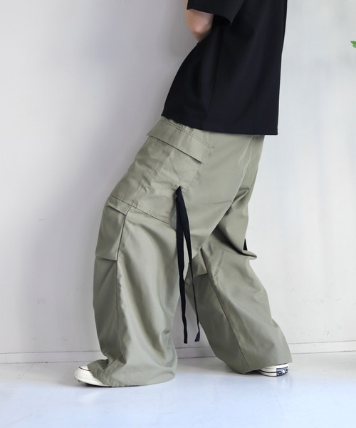WONDER WONDER(ワンダーワンダー)の「ワイドカーゴパラシュートパンツ / wide cargo parachute pants(カーゴパンツ・メンズ・カーキ/ダークグレー・M/L)」の20枚目の写真