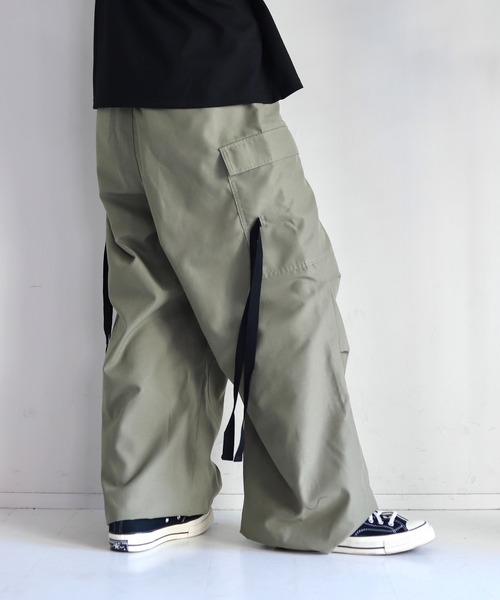 WONDER WONDER(ワンダーワンダー)の「ワイドカーゴパラシュートパンツ / wide cargo parachute pants(カーゴパンツ・メンズ・カーキ/ダークグレー・M/L)」の21枚目の写真