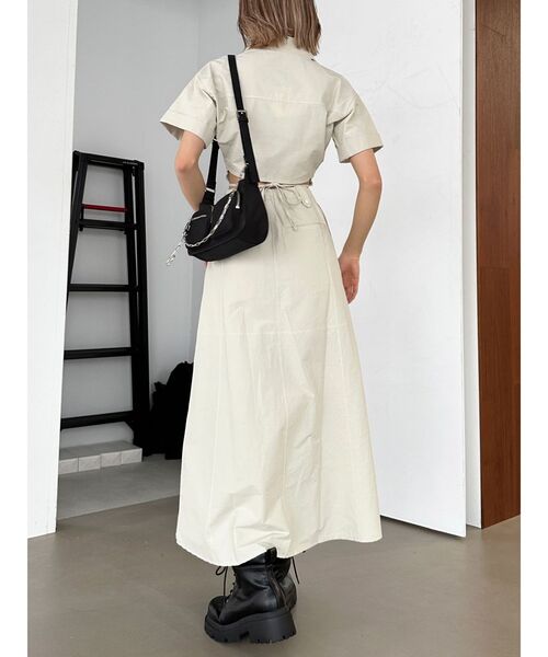 EMODA（エモダ）の「ナイロンフレアマキシスカート（スカート・レディース・アイボリー/その他/カーキ/ブラック・SMALL/MEDIUM）」の9枚目の写真