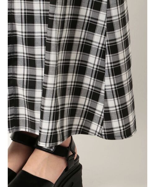 EMODA（エモダ）の「ナイロンフレアマキシスカート（スカート・レディース・アイボリー/その他/カーキ/ブラック・SMALL/MEDIUM）」の21枚目の写真