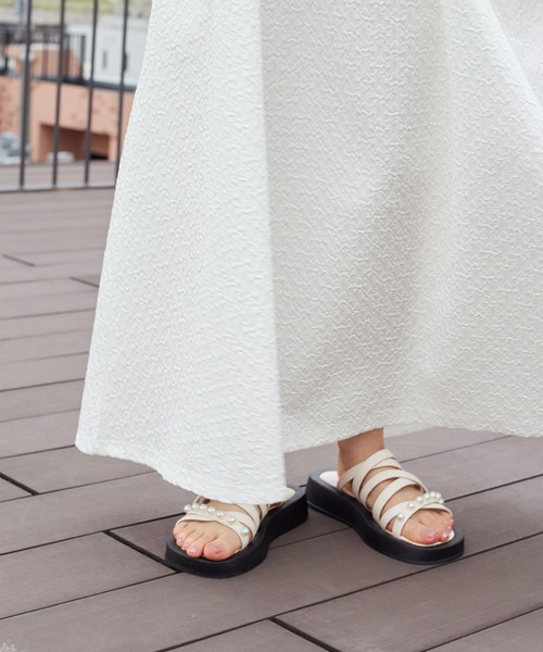 w closet（ダブルクローゼット）の「ふくれジャガードフリルワンピース（ジャンパースカート・レディース・ベージュ/ホワイト/ブラック・FREE）」の9枚目の写真