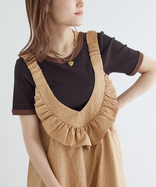 w closet（ダブルクローゼット）の「ふくれジャガードフリルワンピース（ジャンパースカート・レディース・ベージュ/ホワイト/ブラック・FREE）」の5枚目の写真