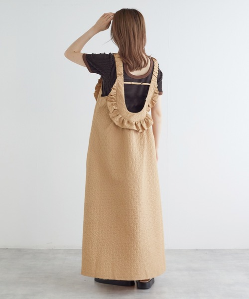 w closet（ダブルクローゼット）の「ふくれジャガードフリルワンピース（ジャンパースカート・レディース・ベージュ/ホワイト/ブラック・FREE）」の10枚目の写真