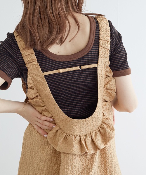 w closet（ダブルクローゼット）の「ふくれジャガードフリルワンピース（ジャンパースカート・レディース・ベージュ/ホワイト/ブラック・FREE）」の15枚目の写真