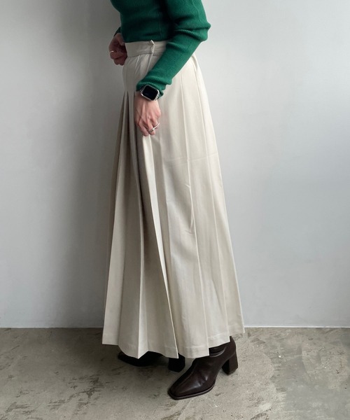 LOWRYS FARM（ローリーズファーム）の「ＴＲプリーツスカート　965189（スカート・レディース・グレー/ブラック/アイボリー・SHORT/LONG）」の5枚目の写真