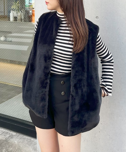 frunco(フランコ)の「fake fur vest(ベスト・レディース・ブラック/アイボリー/ベージュ・FREE)」の1枚目の写真