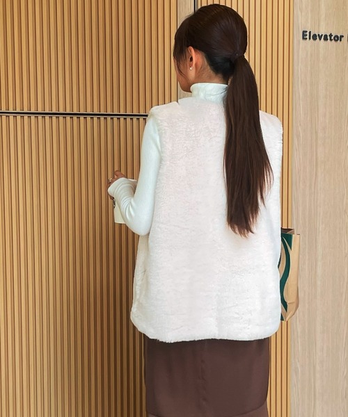 frunco(フランコ)の「fake fur vest(ベスト・レディース・ブラック/アイボリー/ベージュ・FREE)」の8枚目の写真