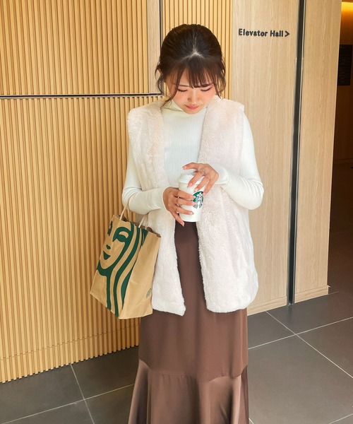 frunco(フランコ)の「fake fur vest(ベスト・レディース・ブラック/アイボリー/ベージュ・FREE)」の22枚目の写真