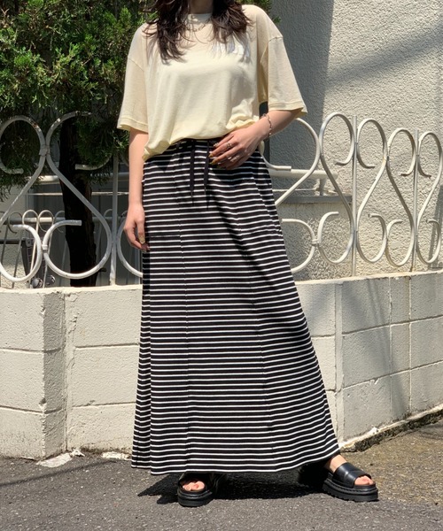 mi via loca（ミヴィアロカ）の「セルフカットリブフレアスカート（スカート・レディース・ピンク/ブルー/ホワイト×ブラック/ブラック/ブラウン系・FREE）」の6枚目の写真