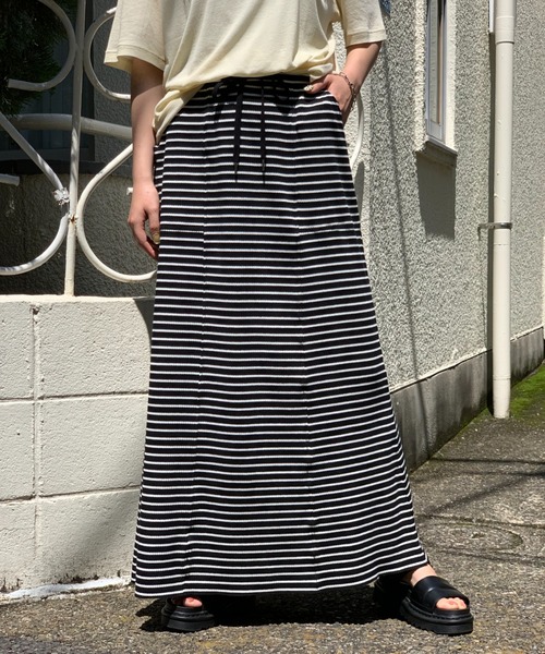 mi via loca（ミヴィアロカ）の「セルフカットリブフレアスカート（スカート・レディース・ピンク/ブルー/ホワイト×ブラック/ブラック/ブラウン系・FREE）」の10枚目の写真