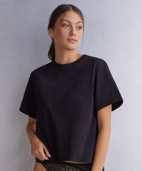 Intimissimi(インティミッシミ)の「コットン ショートスリーブ トップ(Tシャツ/カットソー・レディース・ホワイト/ブラック/ブルー/ライトパープル/ミント/ピンク/スカイブルー/カーキ/アイボリー/モカ・M/L/S)」の4枚目の写真