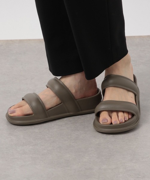 BARNYARDSTORM（バンヤードストーム）の「BARNYARDSTORM / CARIGA / Wストラップサンダル（サンダル・レディース・ベージュ/ブラック/ホワイト・36/40/38）」の3枚目の写真