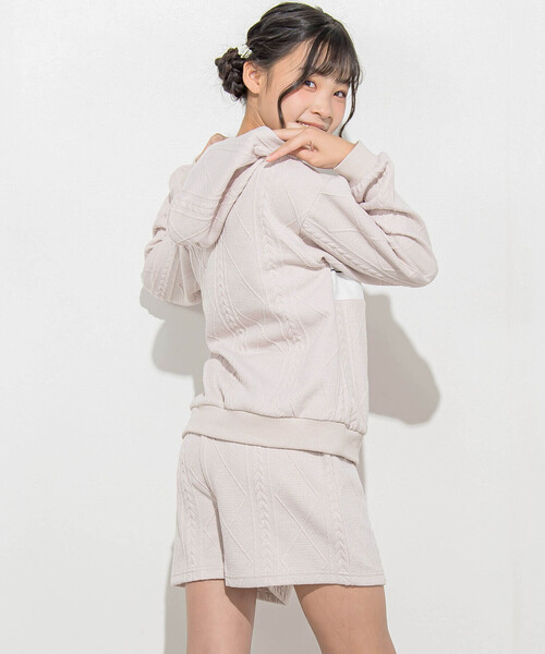 ZIDDY（ジディ）の「フード付きジャガードセットアップ(130~160cm)（セットアップ・キッズ・ブラック/ベージュ・150cm/140cm/130cm/FREE）」の6枚目の写真