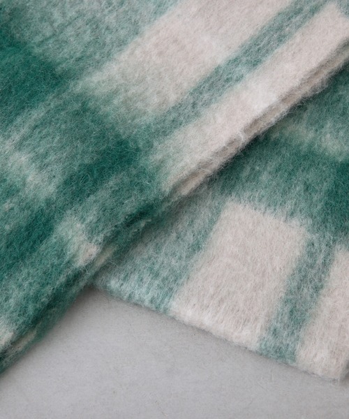 PUAL CE CIN（ピュアルセシン）の「起毛フェイクウールBIGチェック柄マフラー（マフラー・レディース・グリーン/グレー・FREE）」の6枚目の写真