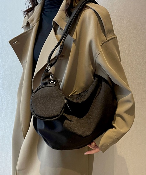 希少　FENDI コイン型　丸型　ショルダーバック　ポーチ セール】【丸ミニポーチ付】メンズレディース兼用クロワッサン