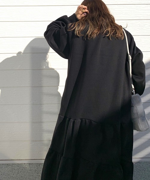 Q（キュー）の「裏起毛ティアードワンピース（ワンピース・レディース・ライトグレー/ブラック・MEDIUM）」の8枚目の写真